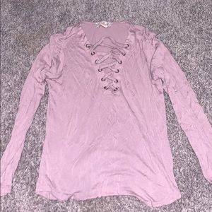 THE BUCKLE PURPLE / PINK TIE UP TEE